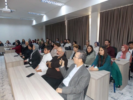 Edebiyat Fakültesinde "Felsefe ve Gönül" Konferansına Yoğun İlgi